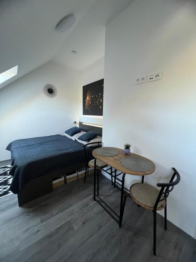 Hobiti Apartman - Frodo Cerna v Posumavi Exterior foto